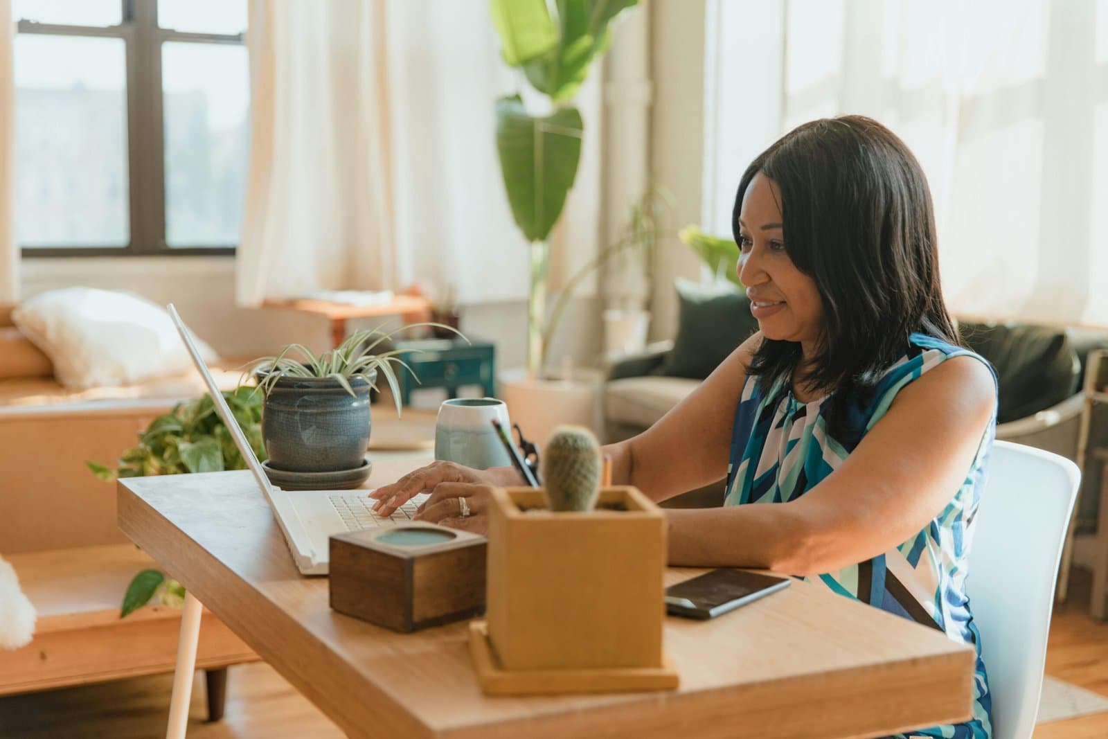 Trabalho híbrido: como equilibrar produtividade e bem-estar