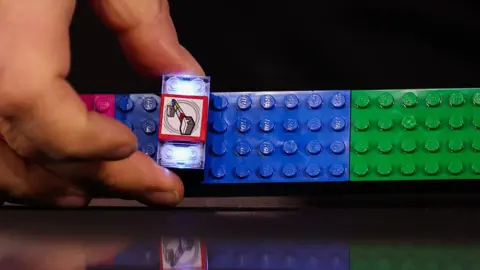 Lego lança peça com computador embutido e vários sensores